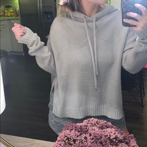 Women’s Pullover Sweater/Hoodie